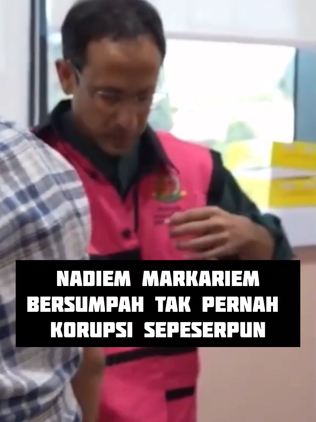 Nadiem Makarim Kini Tersangka Korupsi! #nadiemmakarim #mendikbudristek #kpk #beritakorupsi #beritaviral #beritaterkini #beritaterupdate #beritapolitik #beritahariini