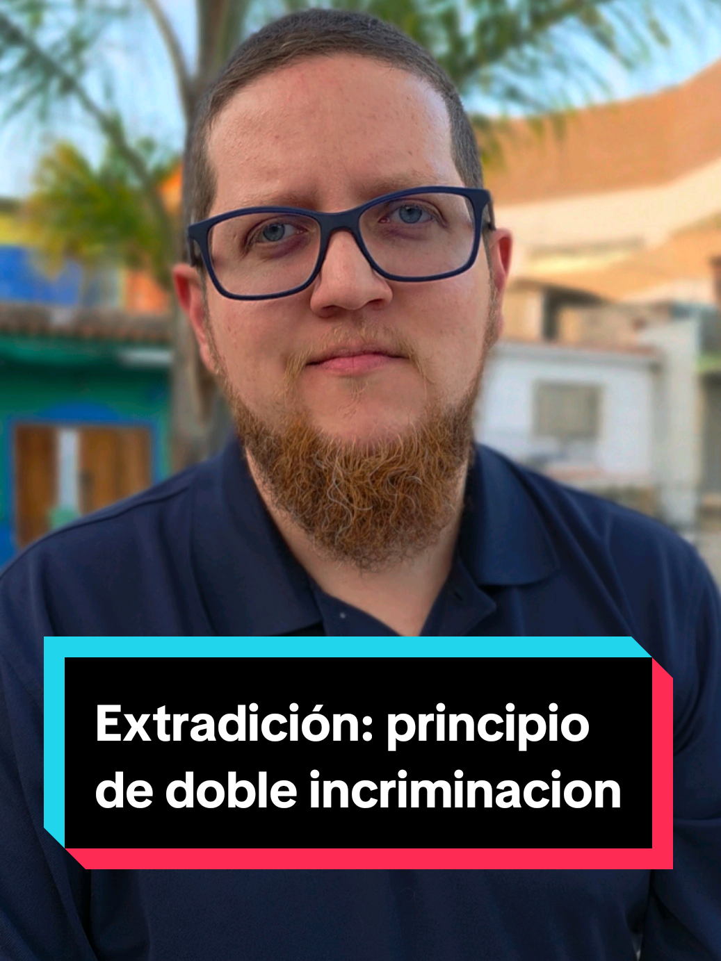 🔍 ¿Sabías que en materia de extradición no basta con que exista una solicitud? El principio de doble incriminación exige que el delito por el cual se solicita a una persona sea punible tanto en el país requirente como en Venezuela. La Sala de Casación Penal debe realizar un análisis técnico de la estructura típica del hecho imputado y verificar su correspondencia con la legislación nacional. Solo si se cumple este principio, puede procederse con la extradición. #SabiasQue  #derechopenal #estudiantes #paratii  #creatorsearchinsights 