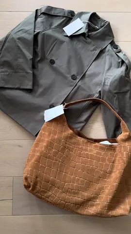 I am ready for fall 🍁🤎 #otherstories #otherstorieshaul #trench #bigbag #shoppingaddict @& Other Stories 