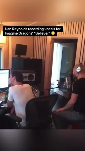 Seated 😳 #tbt #throwbackthursday #throwback #believer #imaginedragons (via Dan Reynolds)