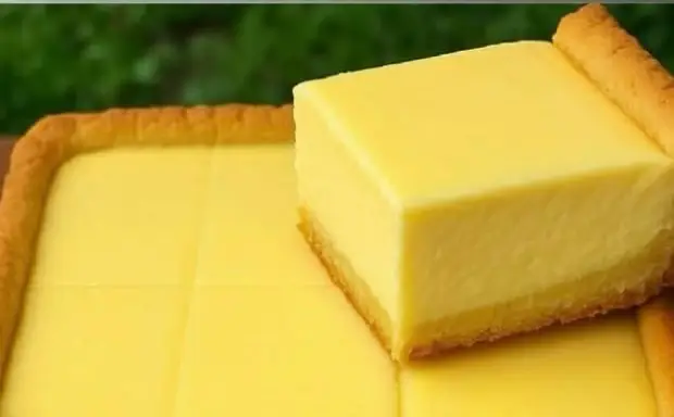 Ingredients For the Pastry Cream: 2 cups of whole milk 4 egg yolks ½ cup of sugar ¼ cup of cornstarch 1 tsp of vanilla extract Zest of 1 lemon (optional) For the Cake Dough: 2 cups of all-purpose flour ½ cup of sugar ½ cup of cold butter, cubed 1 egg 1 tsp of baking powder Pinch of salt For Topping: ¼ cup of pine nuts or sliced almonds Powdered sugar for dusting Directions: Start by making the pastry cream. In a saucepan, heat the milk until steaming. In a bowl, whisk together the egg yolks, sugar, cornstarch, vanilla extract, and lemon zest. Slowly pour the hot milk into the egg mixture, whisking constantly. Return the mixture to the saucepan and cook over medium heat until thickened. Remove from heat and let cool. For the cake dough, combine the flour, sugar, butter, egg, baking powder, and salt in a bowl. Mix until a dough forms. Press two-thirds of the dough into a greased tart pan, creating a crust. Spread the pastry cream over the crust. Roll out the remaining dough and place it on top of the pastry cream. Sprinkle the pine nuts or sliced almonds on top. Bake in a preheated oven at 350°F for 30-35 minutes, or until golden brown. Once the cake is baked and cooled, dust with powdered sugar. Slice and serve this delicious Italian Grandma’s Cake (Torta della Nonna) to enjoy a nostalgic treat. Tips: You can refrigerate the cake for a few hours before serving to allow the flavors to meld together. Feel free to customize the toppings with fruit or additional nuts for added texture and flavor. Prep time: 30 minutes Calories: 280 per serving (serves