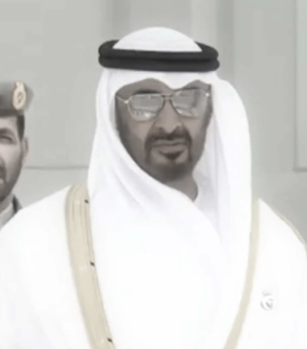 مـالها غير بوخـالد زعيمنا الشامخ الطوَد                        #mohdbinzayed | #explorepage 