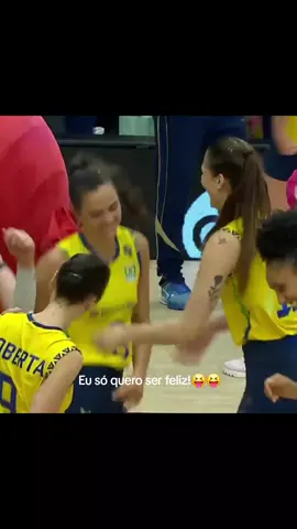 Minhas meninas!!! #mundialvolei #brasil #rosamaria #gabiguimaraes10 #robertaratzke 