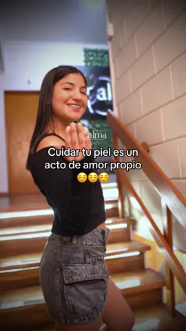 💖 Cuidar de tu piel es un acto de amor propio. En Alma Centro Estético Láser creemos que cada tratamiento es una forma de consentirte, de regalarte bienestar y de sentirte mejor contigo mism y nuestra querida @𝓟𝓸𝓵𝓮𝓽𝓽 🎀  lo sabe 🤗 Porque cuando tu piel luce sana y radiante, también lo hace tu confianza. 🌸 #bellezanatural #estetica #tacna #belleza 