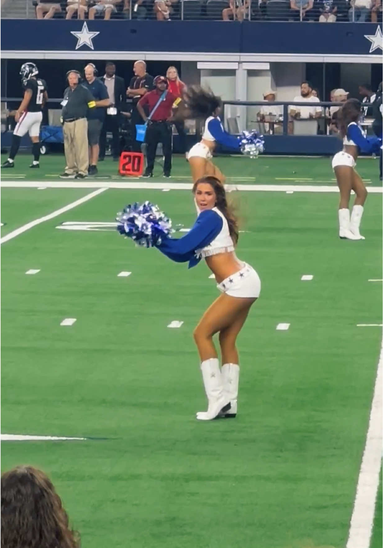 IT’S OFFICIALLY FOOTBALL SZN ⭐️ #DallasCowboys #dallascowboyscheerleaders #NFL #nflfootball #football 