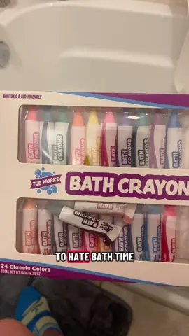 The best bath crayons #bathtoys #toddlersoftiktok #LanguageLearning 