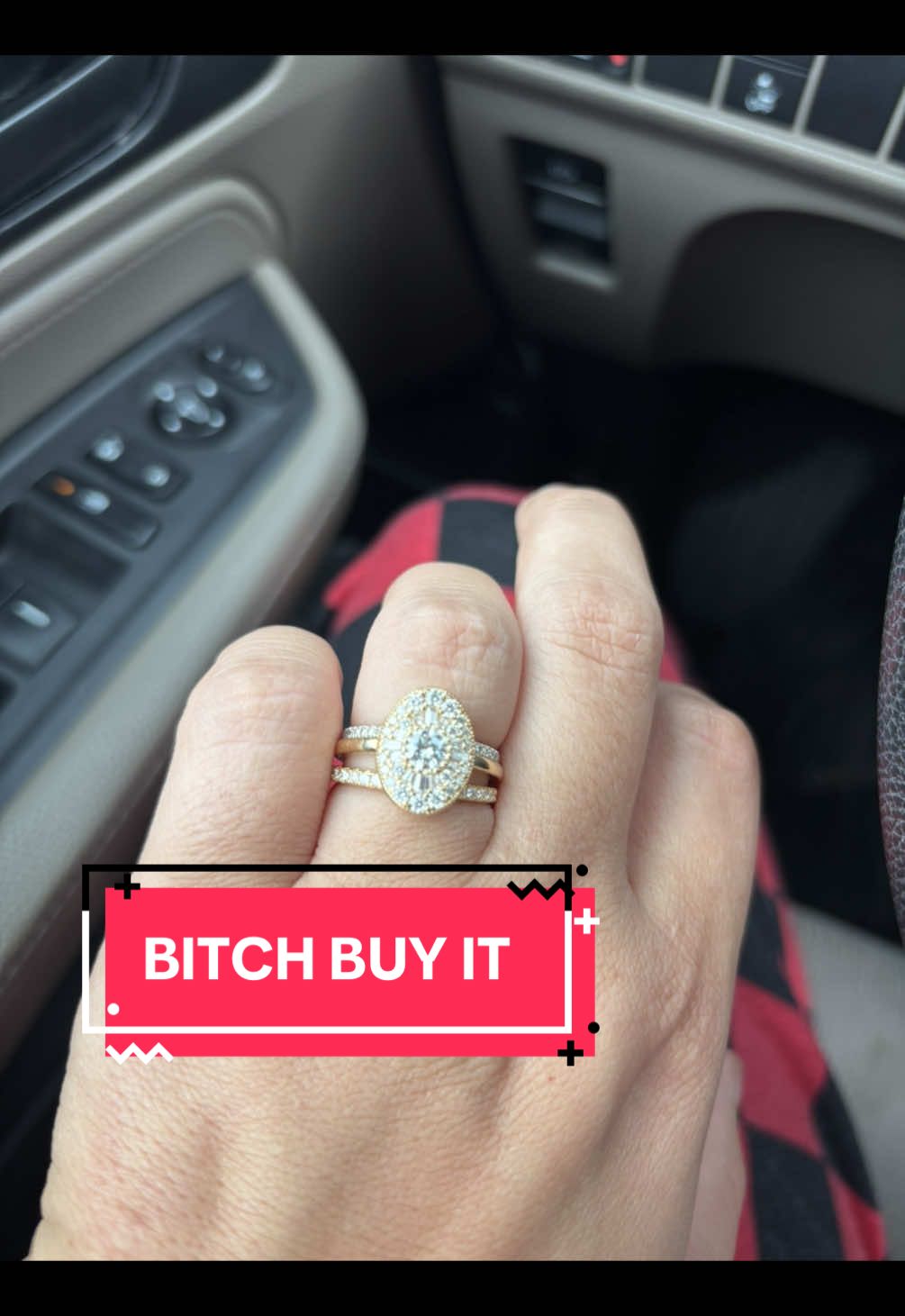 Don’t be dumb, TREAT YOSELF #moissaniteengagementring #stunning 