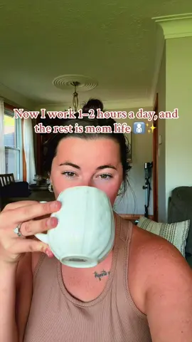 I folded on my 9–5… but unfolded a digital income from my phone 💻✨ Working 1–2 hours a day while still being present for my family is the kind of freedom I was searching for. If you’re ready to unfold your own freedom, drop a ‘ready’ below ⬇️ #DigitalIncomeCanada #BeginnerFriendly #SideHustleCanada #canadianmomsoftiktok #fypage 