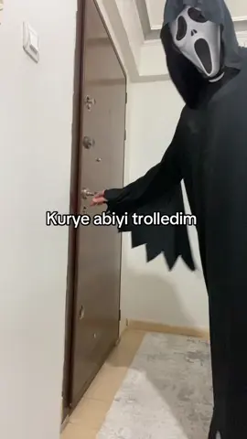 Biraz fazla korktu ama #keşfet #fyp #ghostfacecosplay #fyppppppppppppppppppppppp 