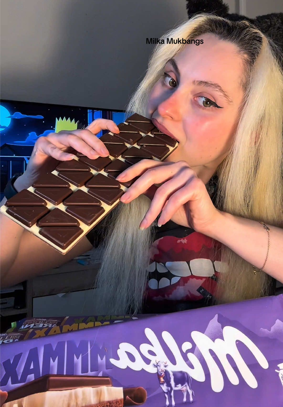 @Milka 💜  • Milka max Triolade 8/10 • Milka Max Schoco& Biscuit 7,5/10 #mukbang #milka #sweettooth #dessertmukbang  #eatwithme 
