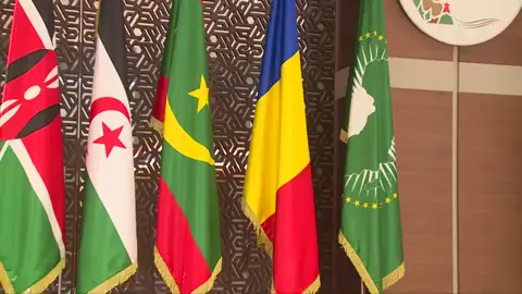 ACTU TCHAD 🇹🇩 - ALGÉRIE 🇩🇿 : poursuivant son séjour à Alger, le Maréchal Mahamat Idriss Deby Itno a assisté ce jeudi 4 septembre, à l'ouverture officielle de la 4e édition de la Foire Commerciale Intra-Africaine (IATF 2025).