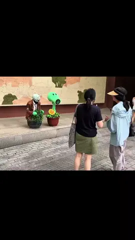 statue pranks incredible reactions #statuepranks #statueprankchellenge #funnyreaction #tiktokpranks #laughteristhebestmedicine #laughitloud #foryoupage 