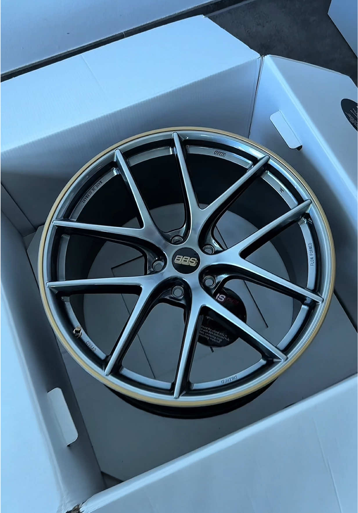 Unboxing the BBS CI-R UNLIMITED! 😍 One wheel. Endless possibilities. Made in Germany and designed with our innovative hub adapter system, fitting almost every car out there. Which ride would you put them on? 🥰 #BBS #BBSWheels #BBSUnlimited #CIRUnlimited #MadeInGermany 