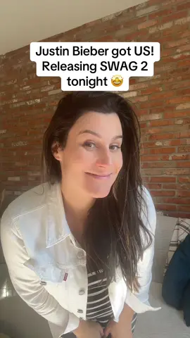 Mama is vibing and ready for Justin Bieber’s new album 🥰 #Swag2 Coming out tonight!  En waille Bieber surprise !!  #justinbieber #swag #surprisealbum #biebertok 🇨🇦 