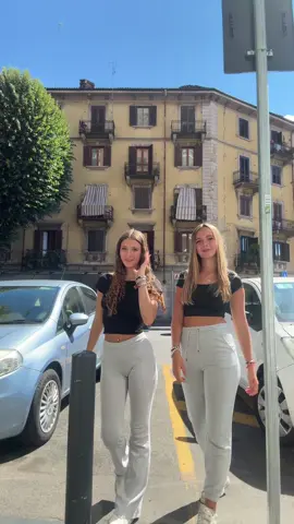 carichissime!!#lesorellastre #miglioriamiche #torino 