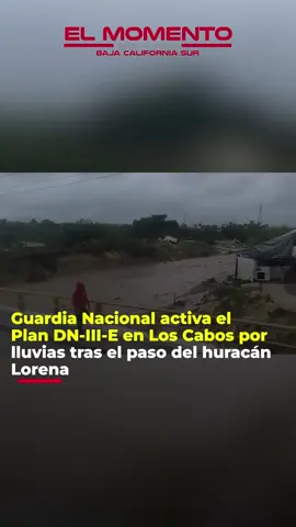 En #BajaCaliforniaSur, la #GuardiaNacional activó el #PlanDNIII-E para apoyar a la población afectada por las fuertes lluvias en #LosCabos ocasionadas por el paso del #HuracánLorena. 🚨🌧 Se despliegan unidades para brindar asistencia, resguardar zonas inundadas y ayudar en la evacuación de personas en riesgo. Las autoridades llaman a la población a seguir indicaciones oficiales y mantenerse informada sobre el estado del clima y posibles afectaciones.  
