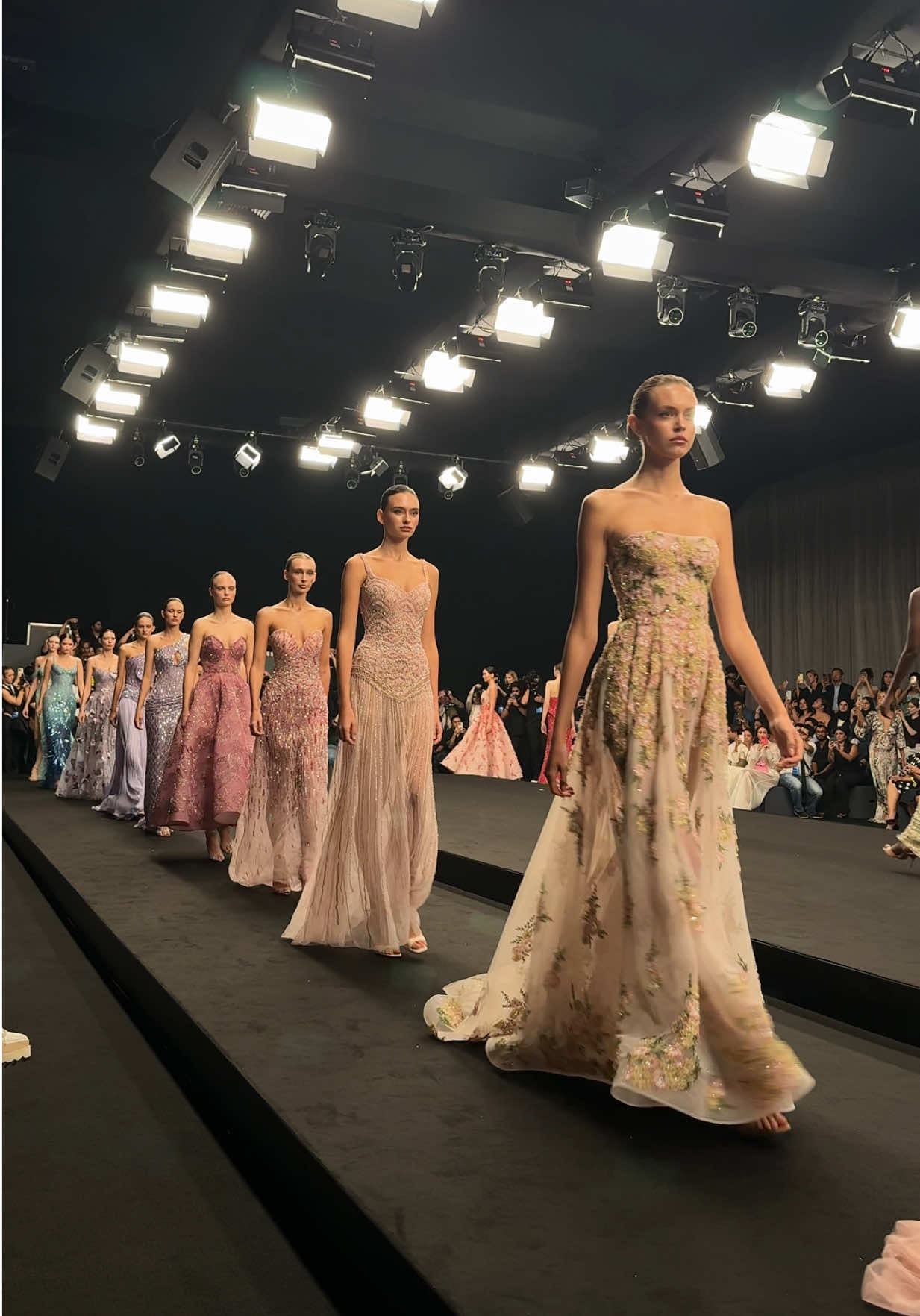 #dresses #فساتين #hebajasmi #هبه_الجسمي 