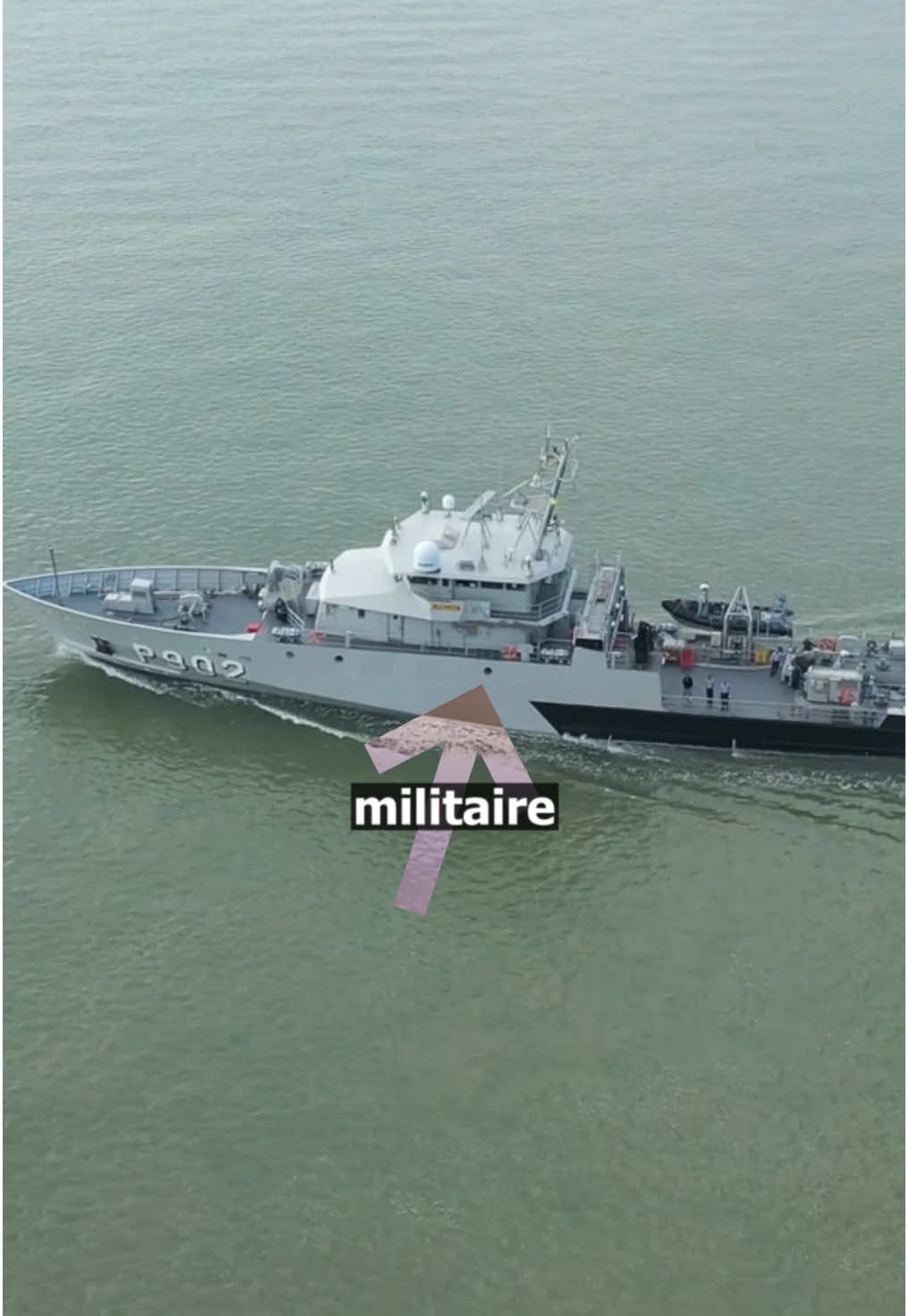Ce bateau de croisière a couler un bateau de guerre. 😐