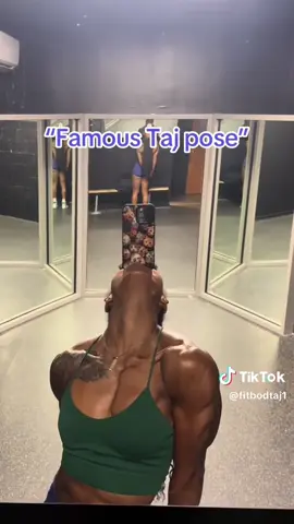 #femalemuscle #girlmuscleflex #musclemommy #10kfollowers😭😭😭😭 #girlmuscleflex 