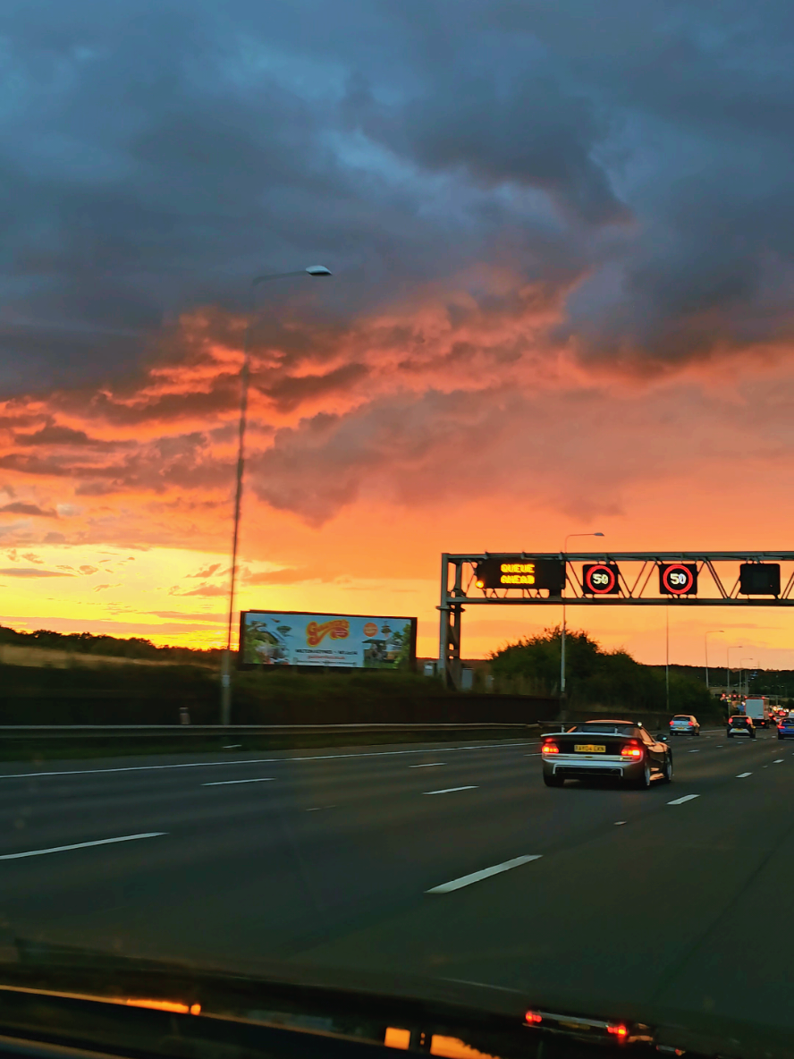#London  #sunsets #sunsetlover   #fyp #sky 