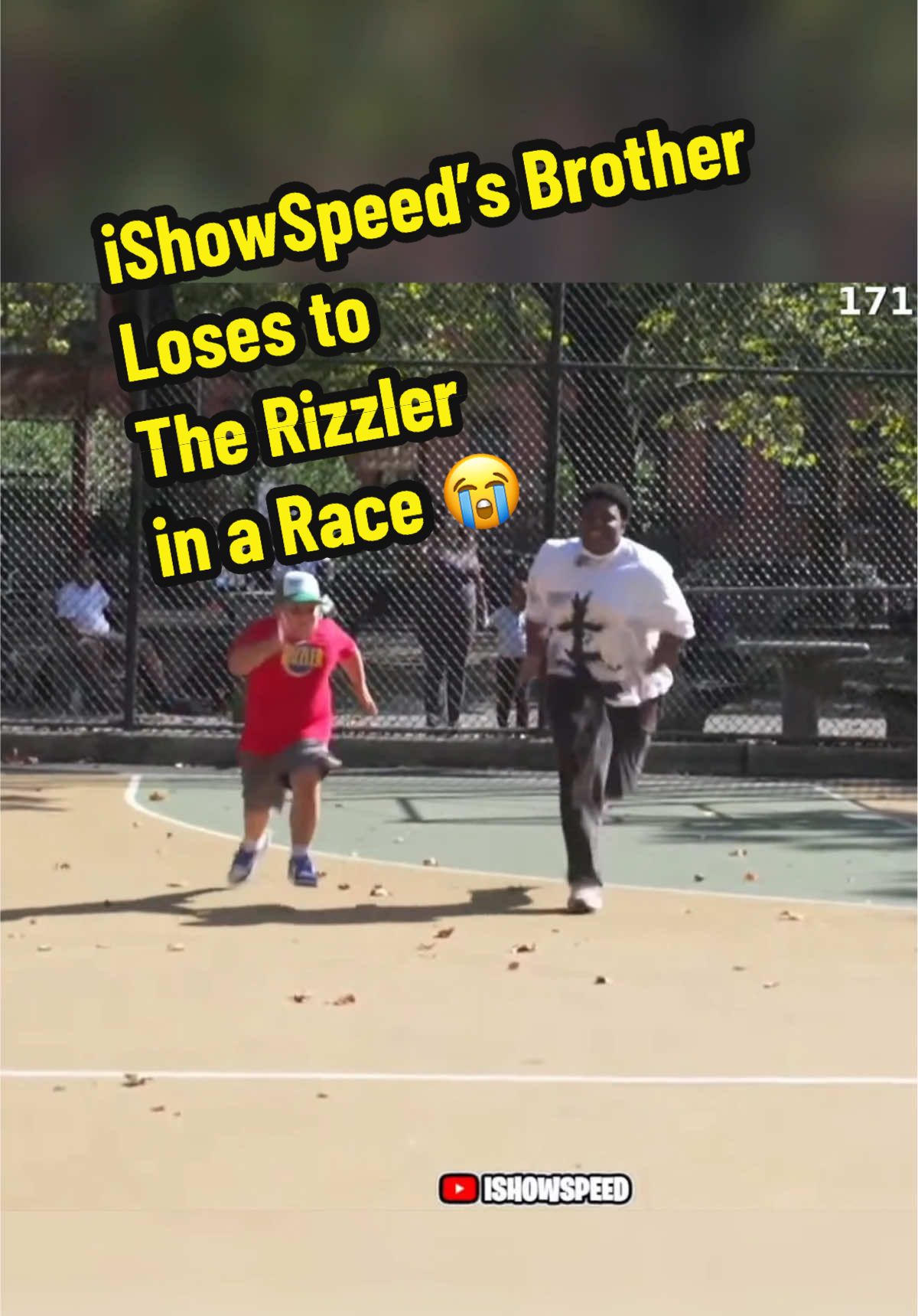 Jamal Loses to The Rizzler in a Race😕 #ishowspeed #jamal #therizzler #funny #clips 