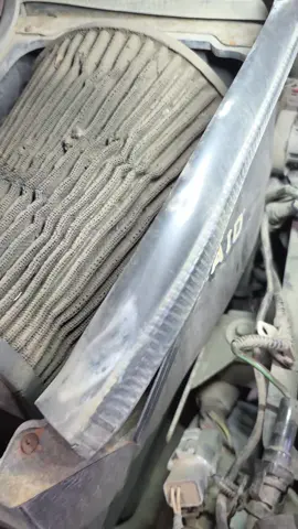 I HAVE A COLD AIR INTAKE, I DONT NEED TO CHANGE IT. Good maintenance on this 6.4 powerstroke #dieselrepair #dieseltok #fyp #ford #dirt #diesel #mechanic 