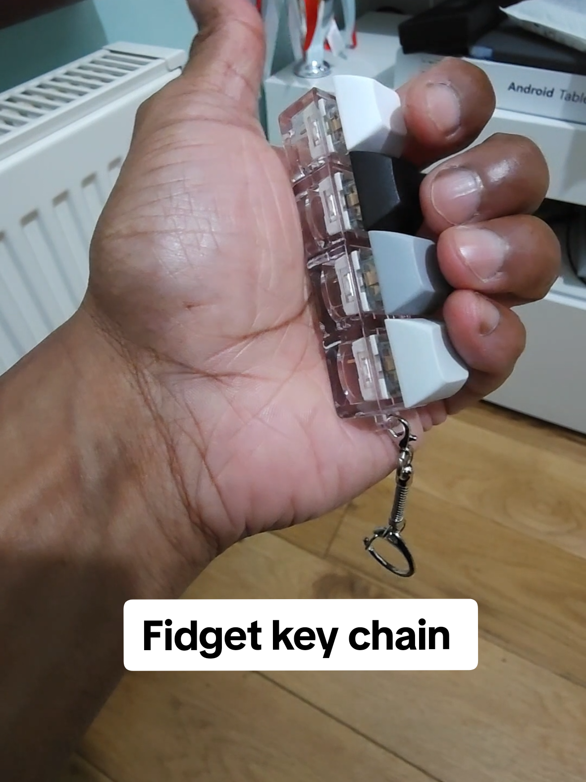 This calms me down 😌 #fidgets #fidgettoys #fidget #click #spotlight 