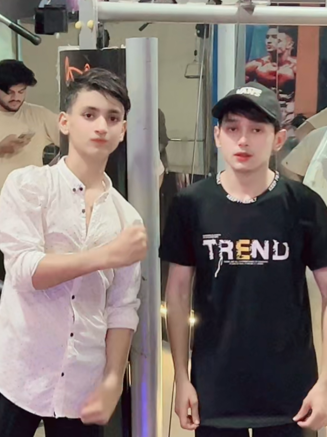 gymlover 💪🏻👑 for you 🥲🥀#repost #tiktokviral #gymmotivation #unfreezemyacount #veral_video 