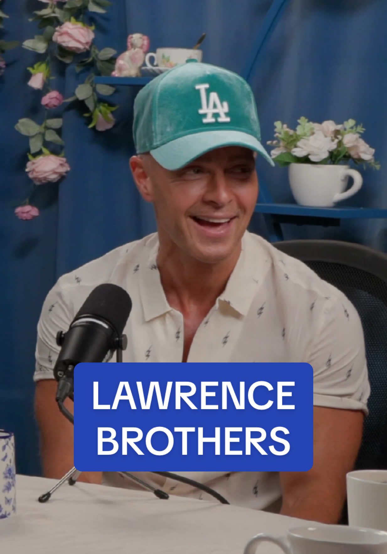 overstimulation final boss 😭😂 New episode featuring the Lawrence Brothers is out now 🫖 @ravensymone @miranda v. pm #matthewlawrence #joeylawrence #andylawrence #lawrencebrothers #brotherlylove 
