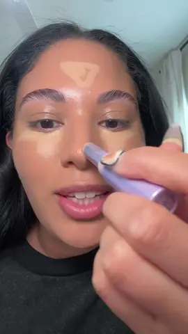 blue concealer stick x diamond brush duo 💜 BEST concealer i’ve ever used 👏🏽🥹🫶🏽 @tarte cosmetics #tartecosmetics #bigstickenergy #tarteblurconcealerstick #makeupformatureskin #tiktokshopcreatorpicks 
