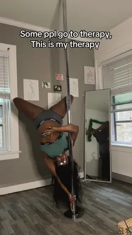 I love challenging myself 💞 #poledancer #poledancing #fyfyfyfyfyfyfy 