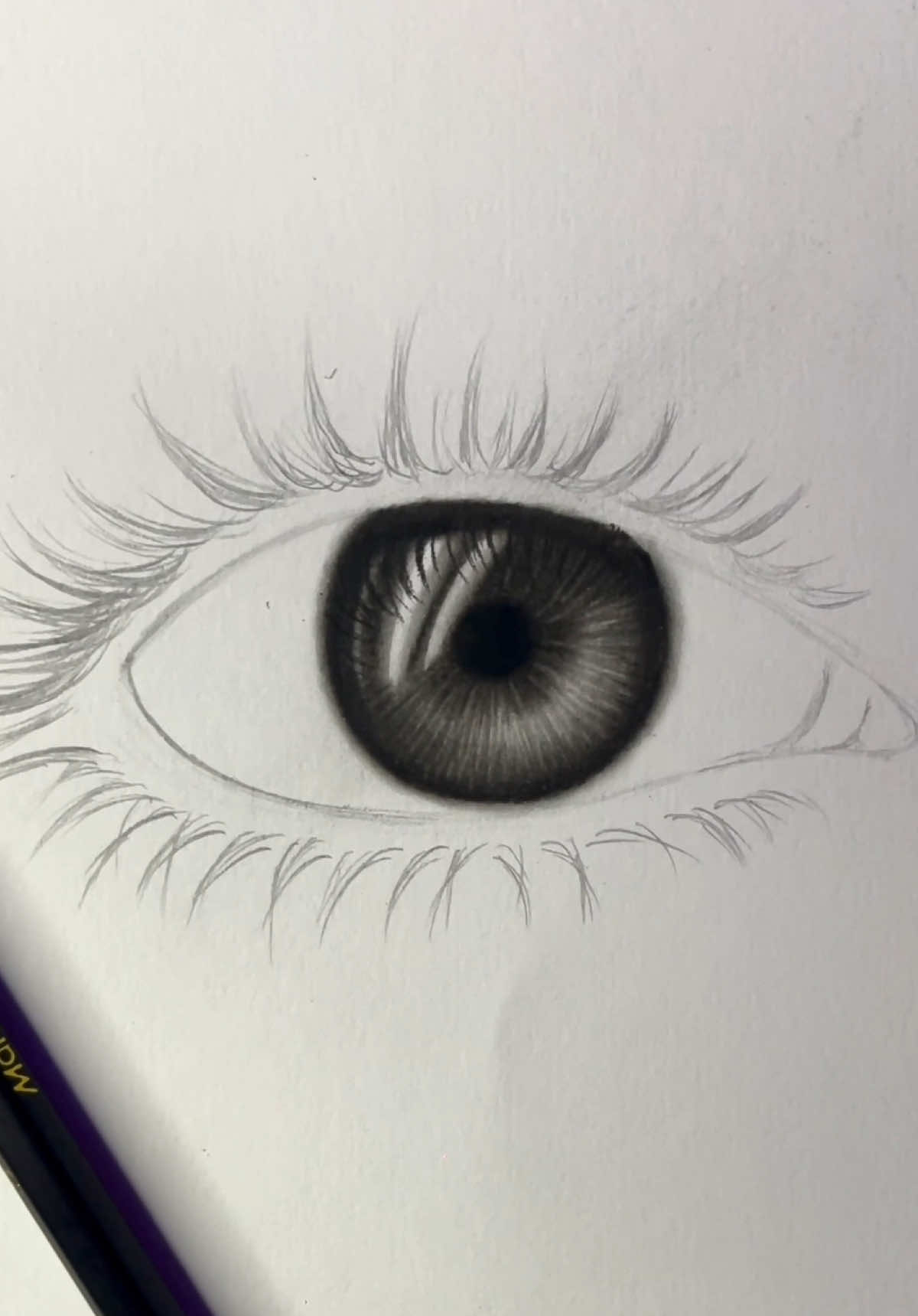 كيف نرسم العيون بالفحم بطريقة سهلة واحترافية ؟؟  eye drawing tutorial 😍 #رسم_عين #رسم_سهل #uae🇦🇪 #eyedrawing #easydrawingtutorial 