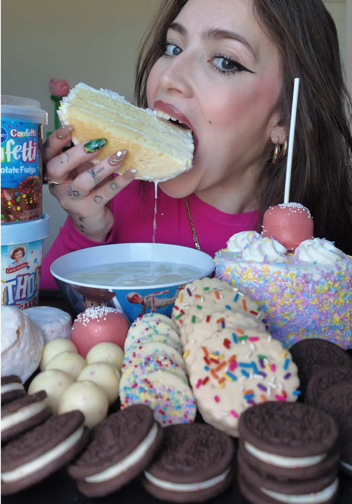 birthday cake dessert mukbang 🎂 score update…fruit riot: 4 hallie: 0 😂 @Fruit Riot #fruitriotpartner #cake #birthdaycake #mukbang #fypシ 