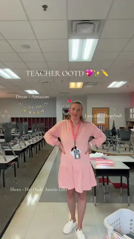 Happy Thursday teacher besties!! 🤩 We’ve almost made it to Friday! 💖🫶🏼✨ #teachertok #teacherootd 