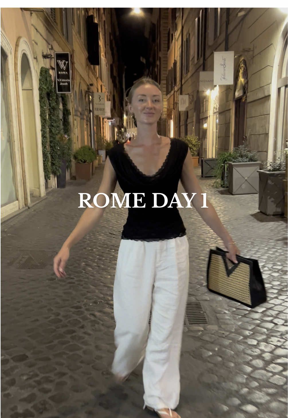 Can’t be sad in your favorite city  #rome #thingstodoinrome #italytravel 