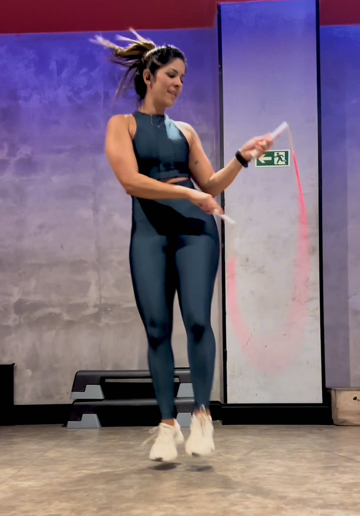 Acesse o link que está na BIO e entre na lista de espera da minha próxima turma!  Corda que eu uso: Segmentada da Boiler  Cupom: pritoledo (LINK NA BIO) #pularcorda #jumprope #jumpdance #shakira 