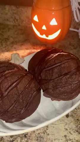 soooo good!! 😍 #fypシ #fypシ゚viral #homebaker #homemadefudgerounds #homemadecookies 
