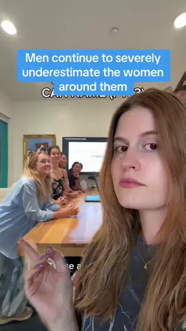 @goodr women are smarter than you think… Once again, men continue to underestimate women. Objects we don’t think our female coworkers can name challenge gone wrong #office #drama #greenscreenvideo #greenscreen 