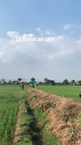 Penampilan nya ayang romdhoni saat di bulakan sukoharjo#layangan #layanglayang #2025 #ram #ramraman 