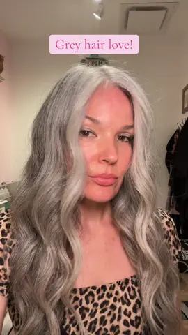 All the love for grey hair!!! #greyhair #greyhairdontcare #grayhair #silverhair 