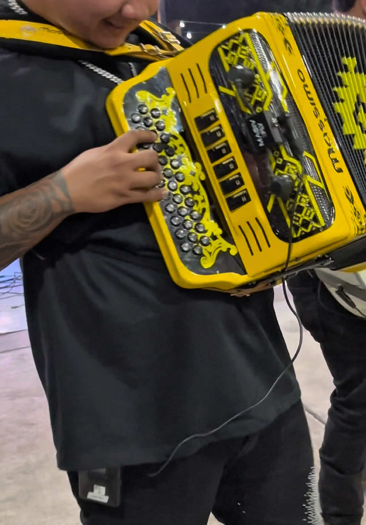 Cuando compre un acordeón no diré nada pero habrá señales 🔥 | @losprimosdelabaja @chunks_acordion  - - Instagram: massimoaccordions - #fyp #foryoupage #massimo #massimoaccordions #losprimosdelabaja 