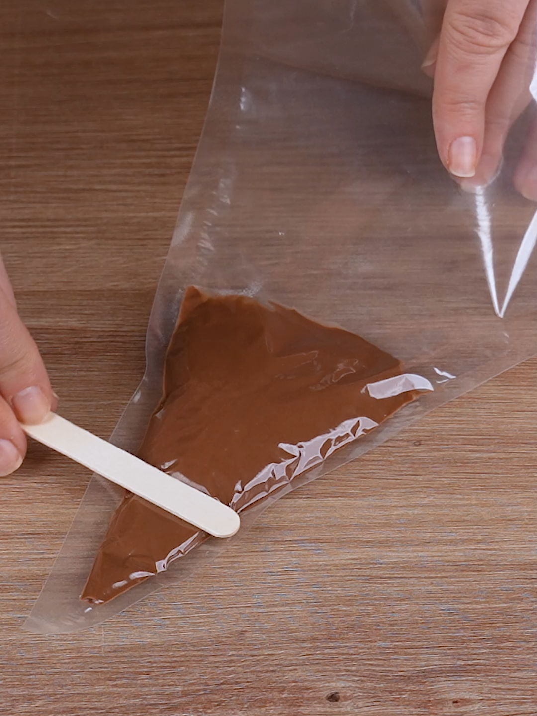 A genius trick with chocolate that everyone should know #cooking #Recipe #EasyRecipe #quickrecipes #cook #chocolate #icecream #desert #viral #viraltiktok