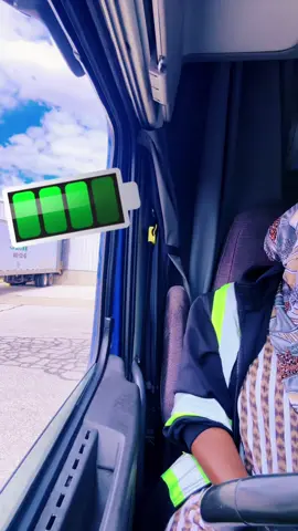 Shaqa sharaf leh shaxaad waa xaaraan 😂😂 #somalitiktok #somalitruckdriver #womentruckers #womenempowerment #fyppppppppppppppppppppppp #fyp #somalilandtiktok2025