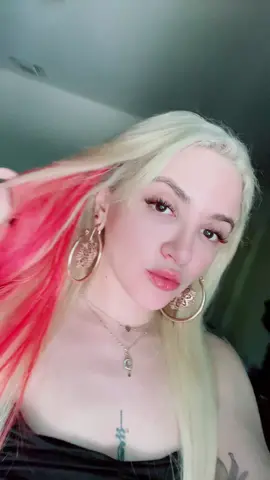 I could look you up and down all day #lolafae #fyp #blondehair 