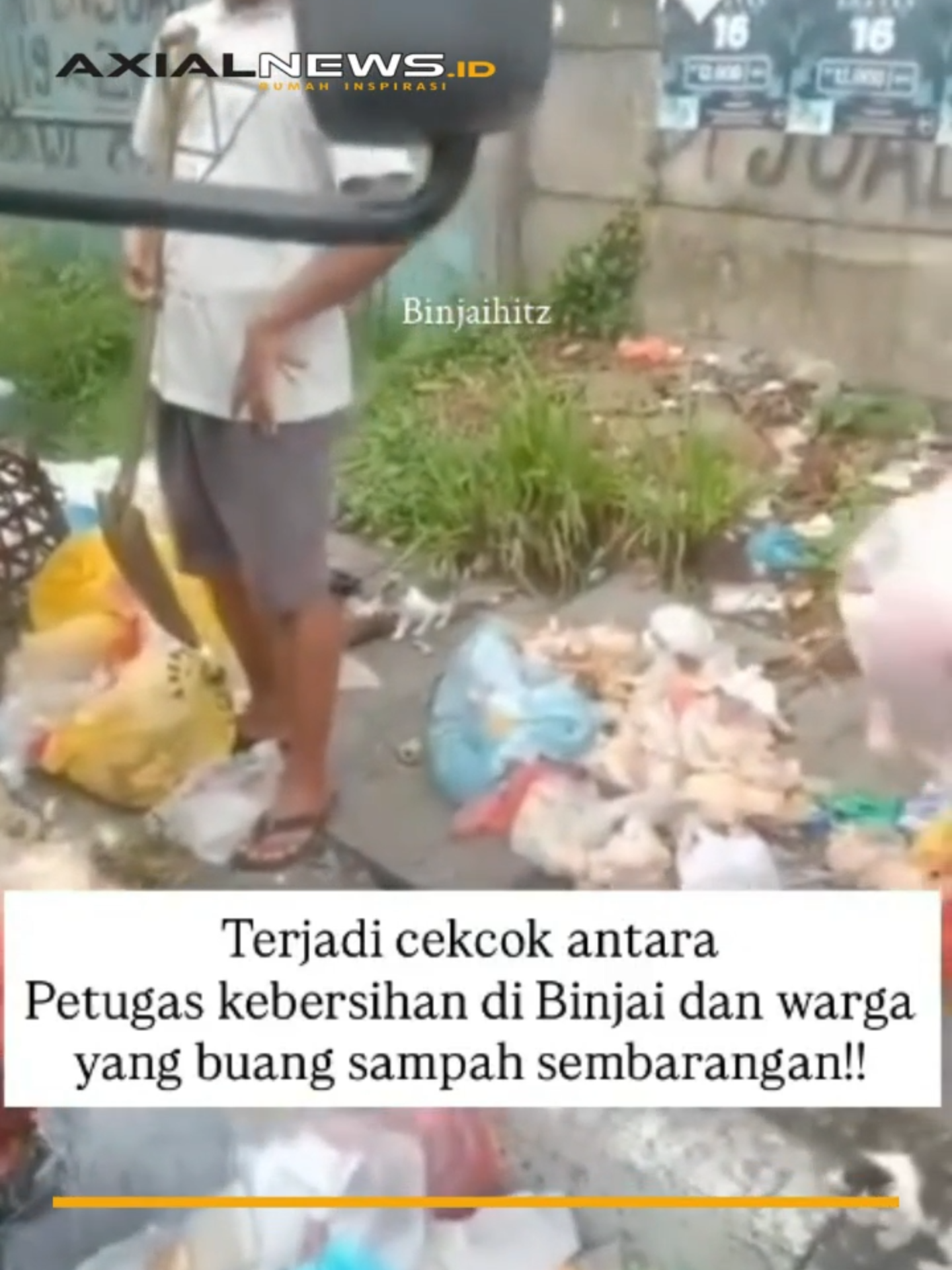 Petugas pengangkut sampah dan seorang warga di Jl Soekarno-Hatta Km 18 Binjai terlibat adu mulut (4/9/25). Insiden terjadi setelah warga itu nekat buang sampah di lokasi sudah diberi spanduk larangan.  sumber : @binjaihitz_ Baca berita lainnya hanya di https://axialnews.id