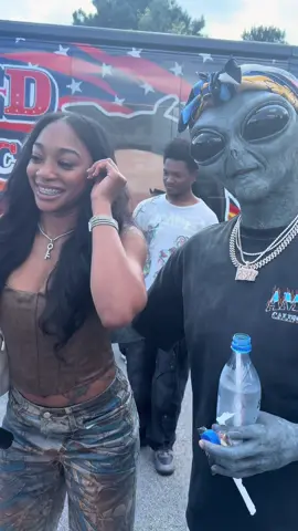 @spacegoddathug had lil baby from live pull up