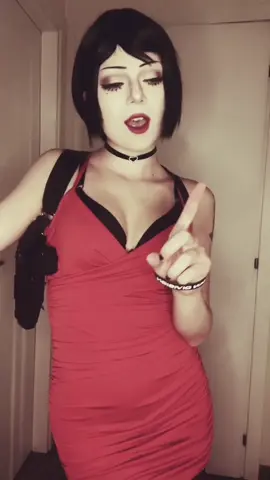 ignore the end swr does things to me  #adawong #adawongcosplay #residentevil2 #residentevilcosplay fake weapon it’s a plastic toy it’s a prop please mods be nice to me i never show it 