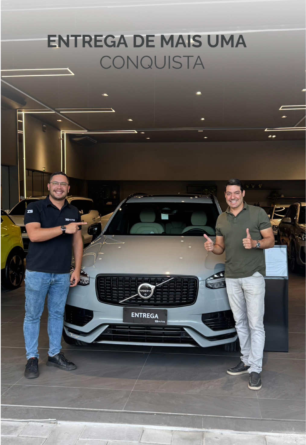 Na ZS Store, a confiança é tão grande que quem compra uma vez, volta sempre. Hoje celebramos mais uma conquista junto com nosso cliente de longa data, que decidiu realizar mais uma conquista sobre rodas com a gente. E sabe por quê? Porque aqui não vendemos apenas carros, mas experiências premium, confiança e parceria verdadeira. Cada entrega é a prova de que estamos no caminho certo. 📲 Vem viver essa experiência você também. Fale com a ZS Store e descubra o que é ser atendido de forma única! #volvo #volvoxc90 #zsautos #entrega #conquista 