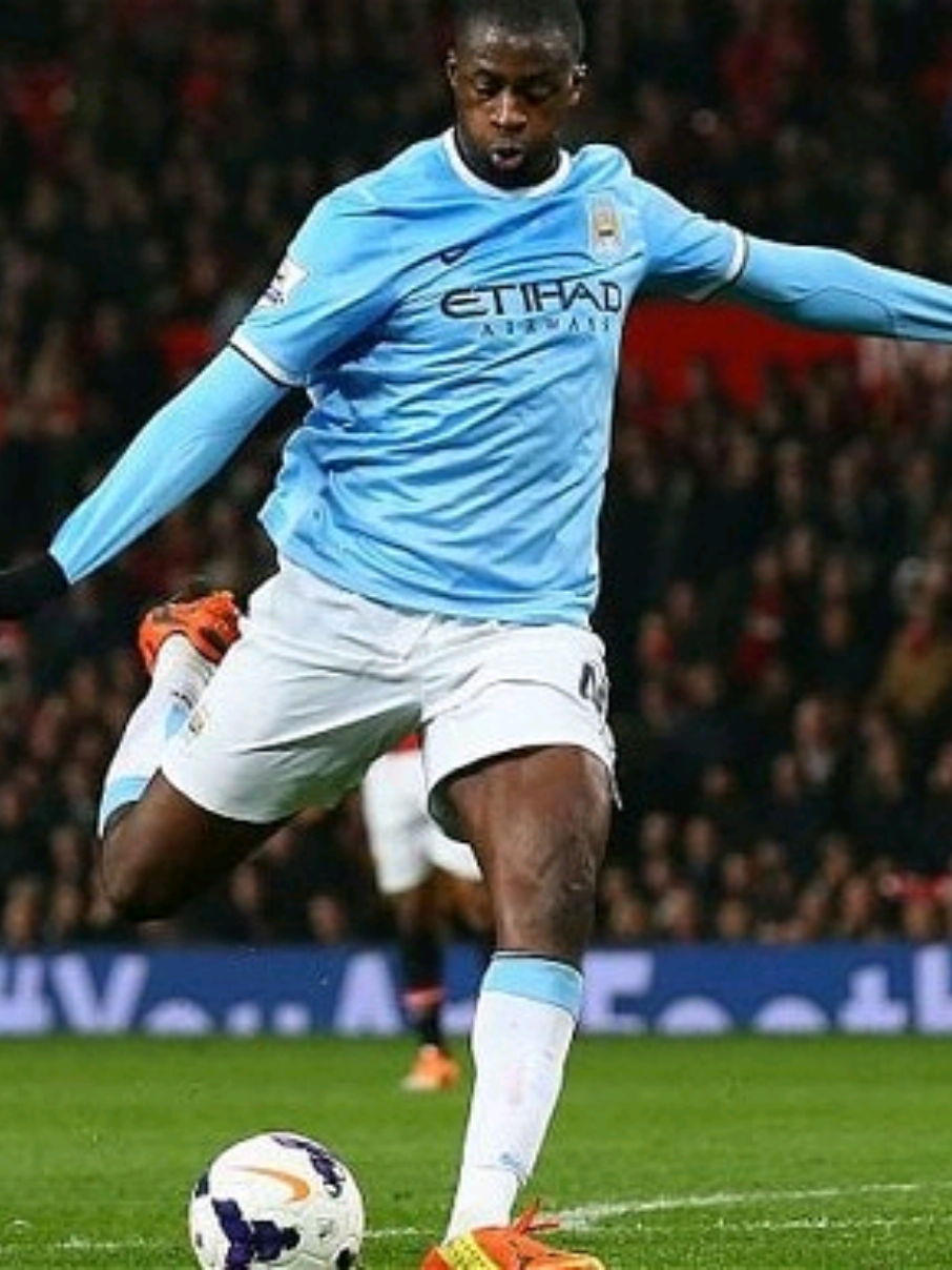 Người đàn ông này từng thống trị tuyến giữa Premier League #yayatoure #toure #mancity #cotedivoire🇨🇮 #football 