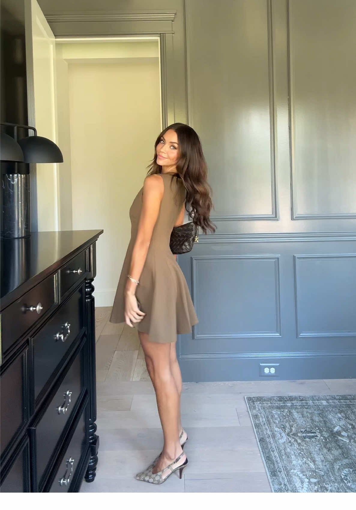 A little dressed up tonight 🤎